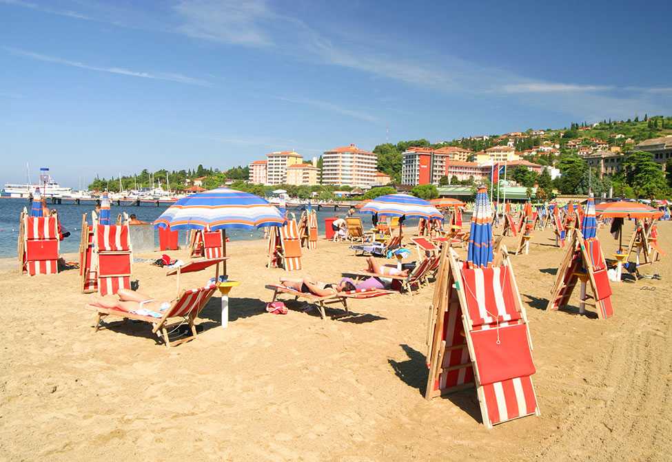 Taxi transfer from Ljubljana Airport to Slovenia’s seaside – Relaxing beach destination with Hej Taksii
